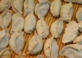 如何制作虾仁青豆玉米蒸饺