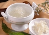 川贝炖燕窝  滋阴润燥之佳品