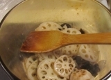 藕怎么做菜吃？——木耳香菇肉丝炒藕片