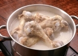 实用贴,骨头汤怎么熬营养又美味？