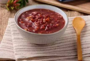 红豆薏米粥什么时候吃最好 红豆薏米粥晚上吃好吗