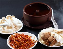 男人经常熬夜吃这些药膳补回来