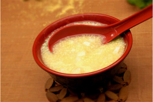 夏季养生粥食谱 小米山药粥的做法(2)