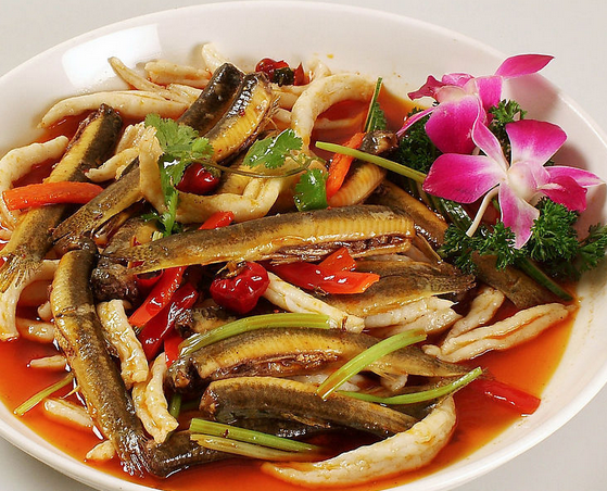 秋季男性肾虚要吃泥鳅鸽肉