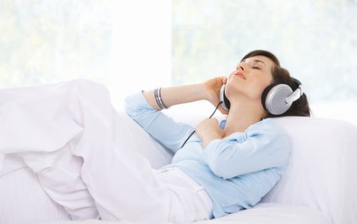 冬季养生早晚做 降火保肾晨喝盐水晚喝蜜