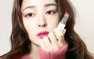 如何化妆不伤皮肤 如何减轻化妆对皮肤的影响