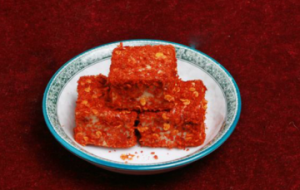 豆腐乳上有白点能吃吗 腐乳上白色颗粒能吃吗