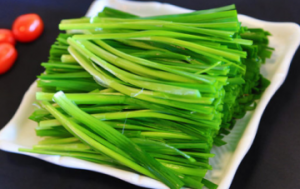 荨麻疹能吃韭菜鸡蛋吗 荨麻疹可以吃韭菜吗