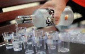 输液后几天能喝酒 输完液头晕恶心四肢无力