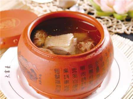【香菇鸡汤怎么熬好喝】香菇鸡汤怎么做好吃_香菇鸡汤的做法