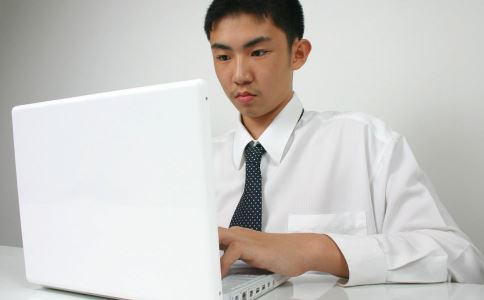 少白头如何治疗 少白头该怎么办 少白头怎么治疗