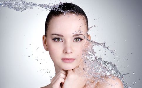 春季皮肤怎么补水 春季怎么给皮肤补水 春季如何护肤