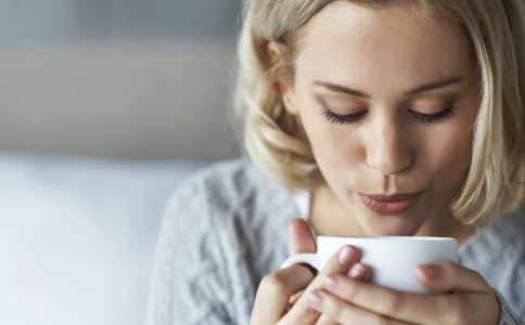 怎么按摩能丰胸 丰胸的按摩步骤 丰胸喝什么茶好