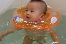 婴儿游泳好处多 3大事项要注意