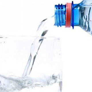 矿泉水