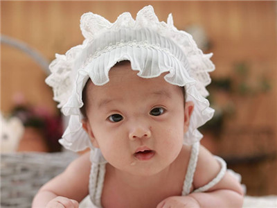 小孩尿黄是怎么一回事呢?