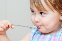 孩子出了水痘该给孩子吃什么食物？