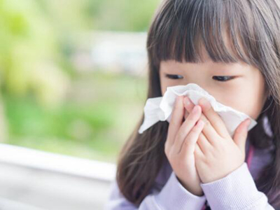 孩子流鼻血该怎么快速止血