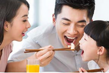宝宝不吃饭如何是好 怎么哄呢
