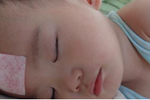 孩子发烧有哪些方法可以解决呢