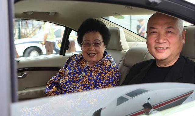 原来她就是“唐僧”的老婆：豪车贵过白龙马，身价富敌女儿国！