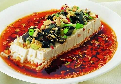 皮蛋拌豆腐的热量高吗 豆腐是生的还是熟的