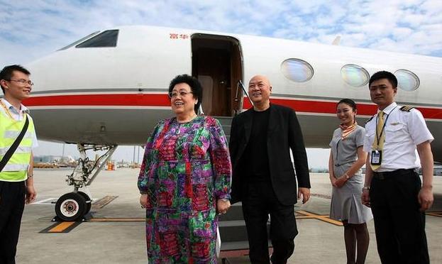 原来她就是“唐僧”的老婆：豪车贵过白龙马，身价富敌女儿国！