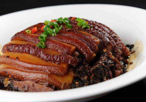 梅菜扣肉是什么肉 用什么碗装最好