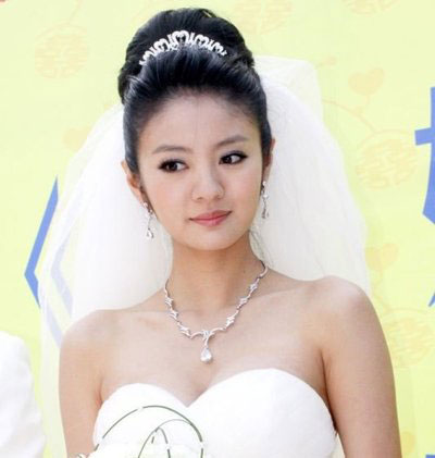 婚前安以轩携闺蜜拍婚纱写真好美 安以轩这几款长发很值得入手