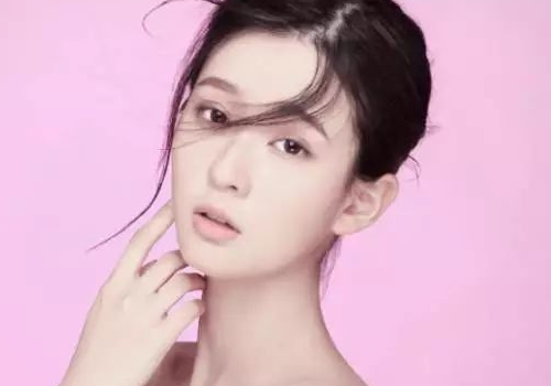 乔欣适合什么发型 属于什么脸型