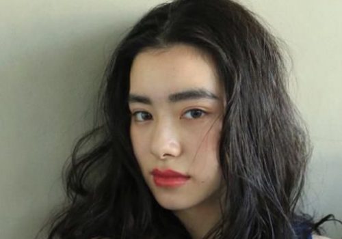 黑灰色头发怎么染 和灰黑色有什么区别