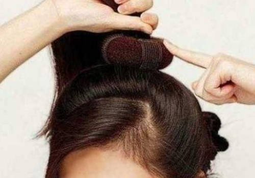 直发丸子头怎么扎好看 蝴蝶结发饰好可爱