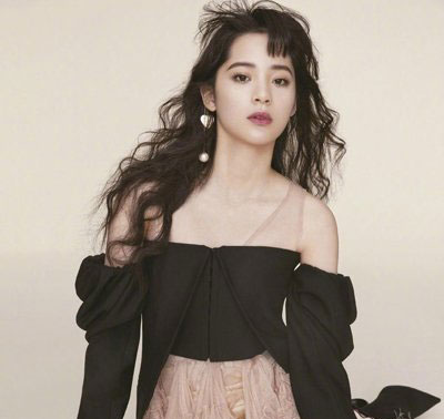 百变小魔女欧阳娜娜长发随心变 欧阳娜娜个性长卷发图片
