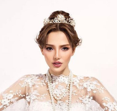 显瘦的新娘婚纱造型 百搭完美新娘发型图片