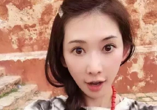 简单菠萝辫怎么编 女明星发型图片