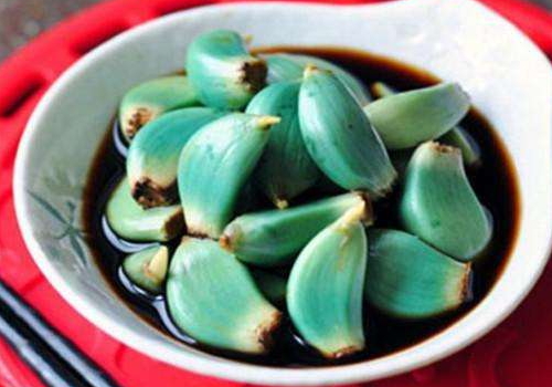 腊八蒜能放冰糖吗 能放多长时间
