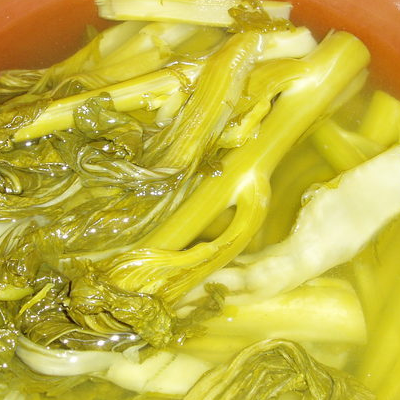 腌咸菜用生抽还是老抽好 韭菜花放多少盐