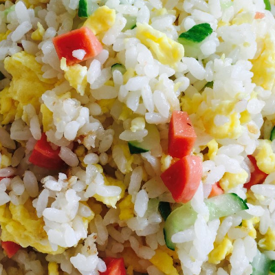 蛋炒饭为什么要用隔夜饭 先放蛋还先放饭