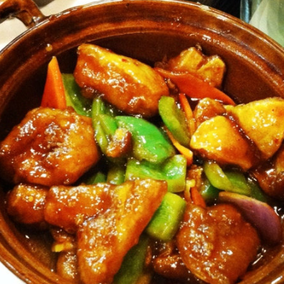 鱼腩煲什么时候放调料 是什么地方的菜系