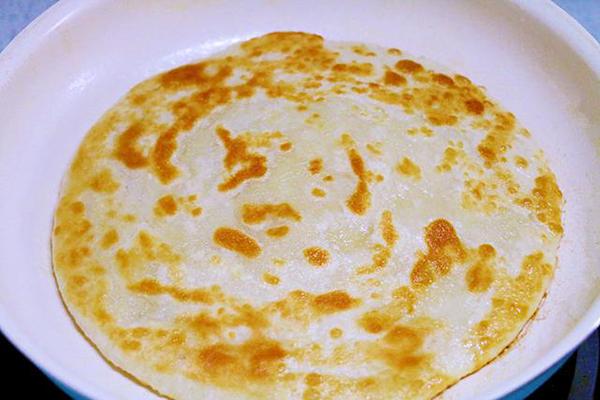 在家烙的大饼干硬还不起层咋回事 面点师说这一步最关键