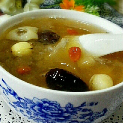 银耳莲子汤什么时候喝好 可以放蜂蜜吗
