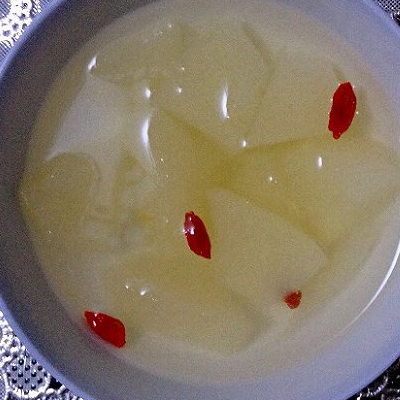 冰糖雪梨是热喝还是凉喝好 是喝水还是吃梨