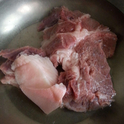 肉焯水用冷水还是热水 怎样焯水