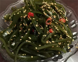 凉拌海带丝的做法 用热水焯2到3分钟