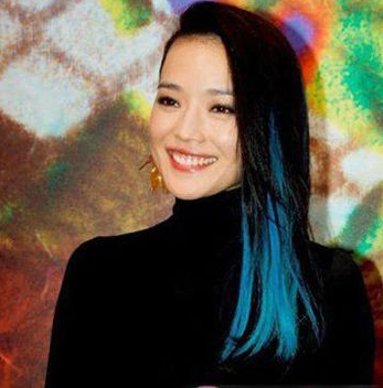 黑色头发挑染什么颜色好看 枚红色可以和蓝色搭配
