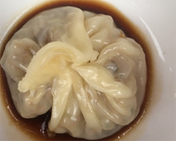 灌汤包的做法 还是虾肉香菇馅