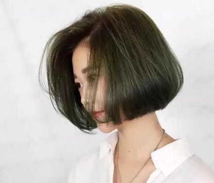 香菇头BOB短发发型图片 搭配挑染绿色