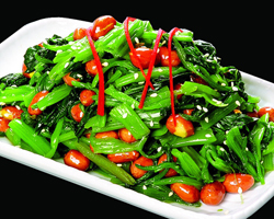 如何做果仁菠菜 色香味俱全值得拥有