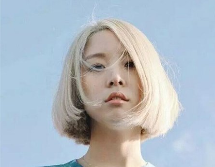 短发适合什么刘海 眉上平刘海超短发好萌