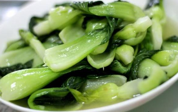 炒青菜怎么炒叶子又绿又亮 什么时候放盐